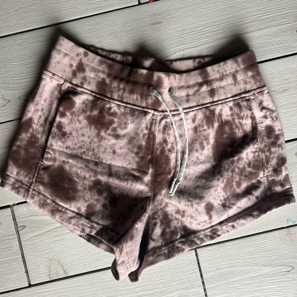 Lululemon inner glow